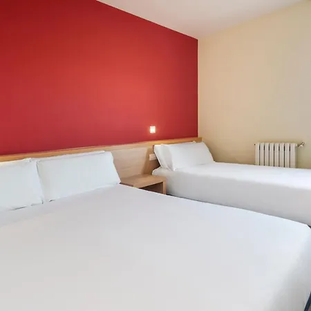 280 Zaragoza Hotel