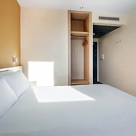 280 Zaragoza Hotel 2*