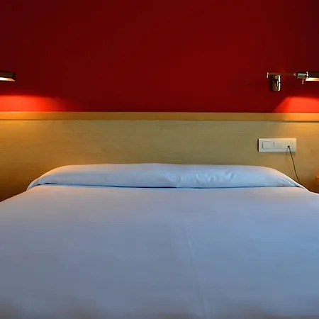 280 Zaragoza Hotel