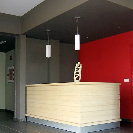 280 Zaragoza Hotel
